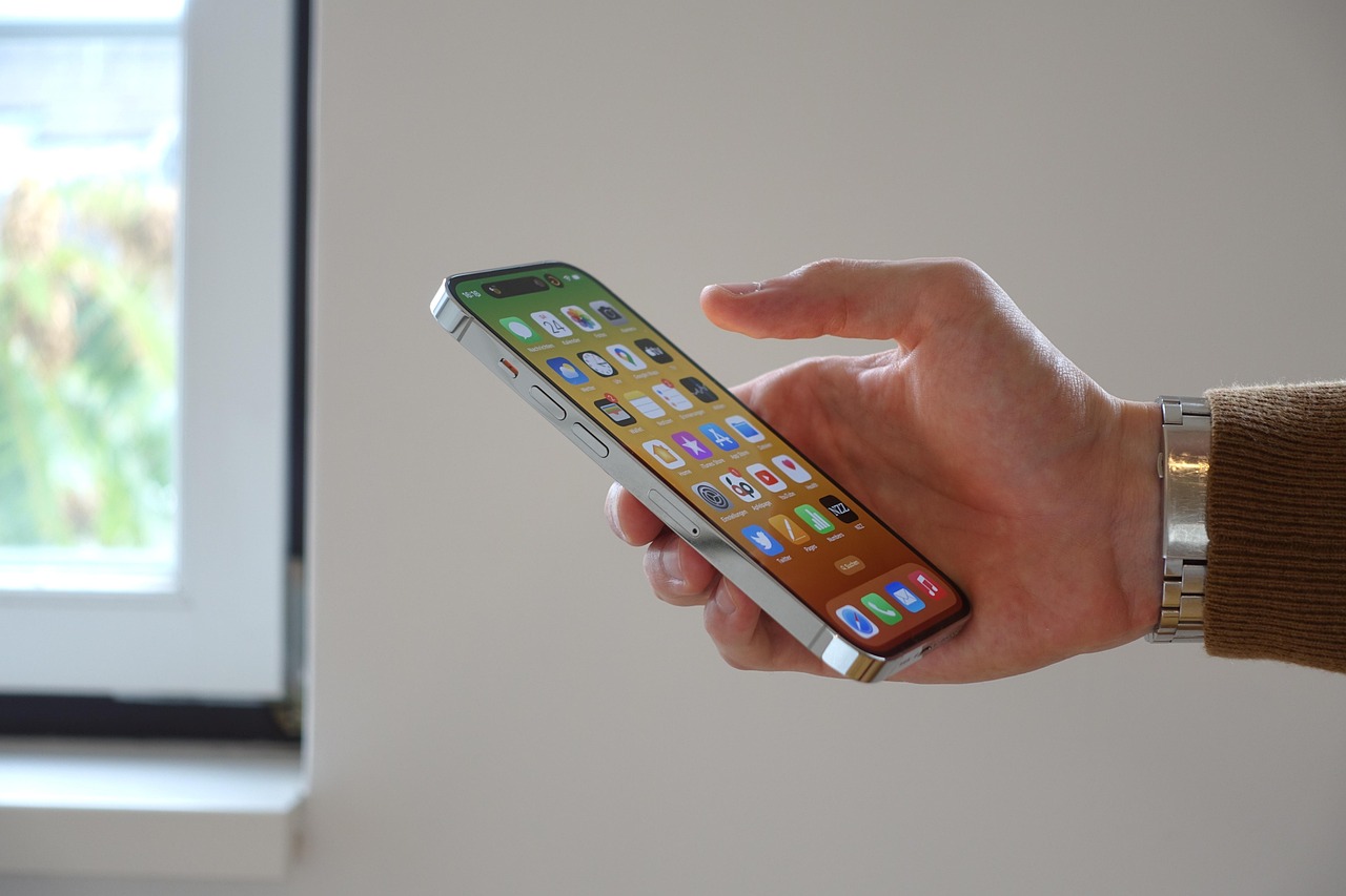 iOS 26 : Apple redéfinit l’expérience iPhone